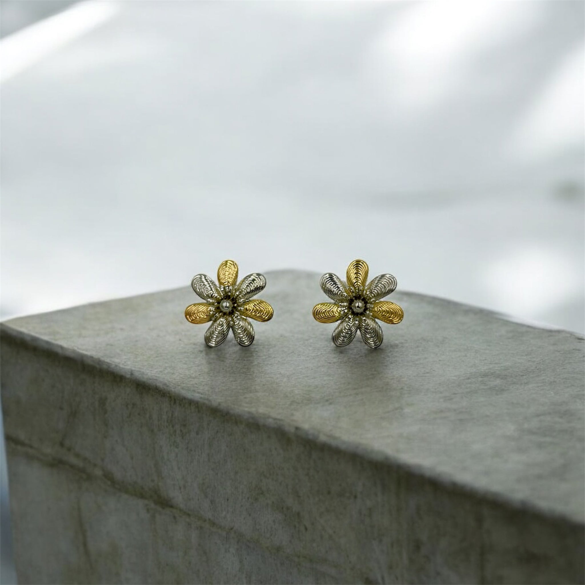 Boucles d’oreilles fleurs bicolores fantaisie