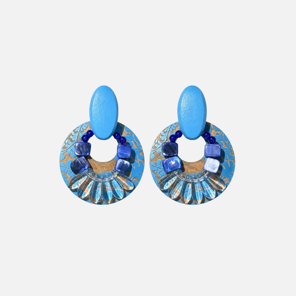 Boucles d’oreilles fantaisie pendantes en bois bleu avec perles et motifs floraux
