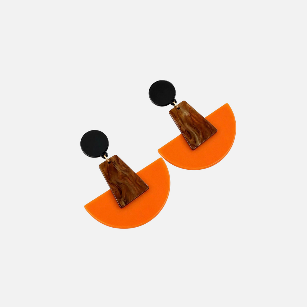 Boucles d’oreilles fantaisie pendantes en résine orange, marron et noir