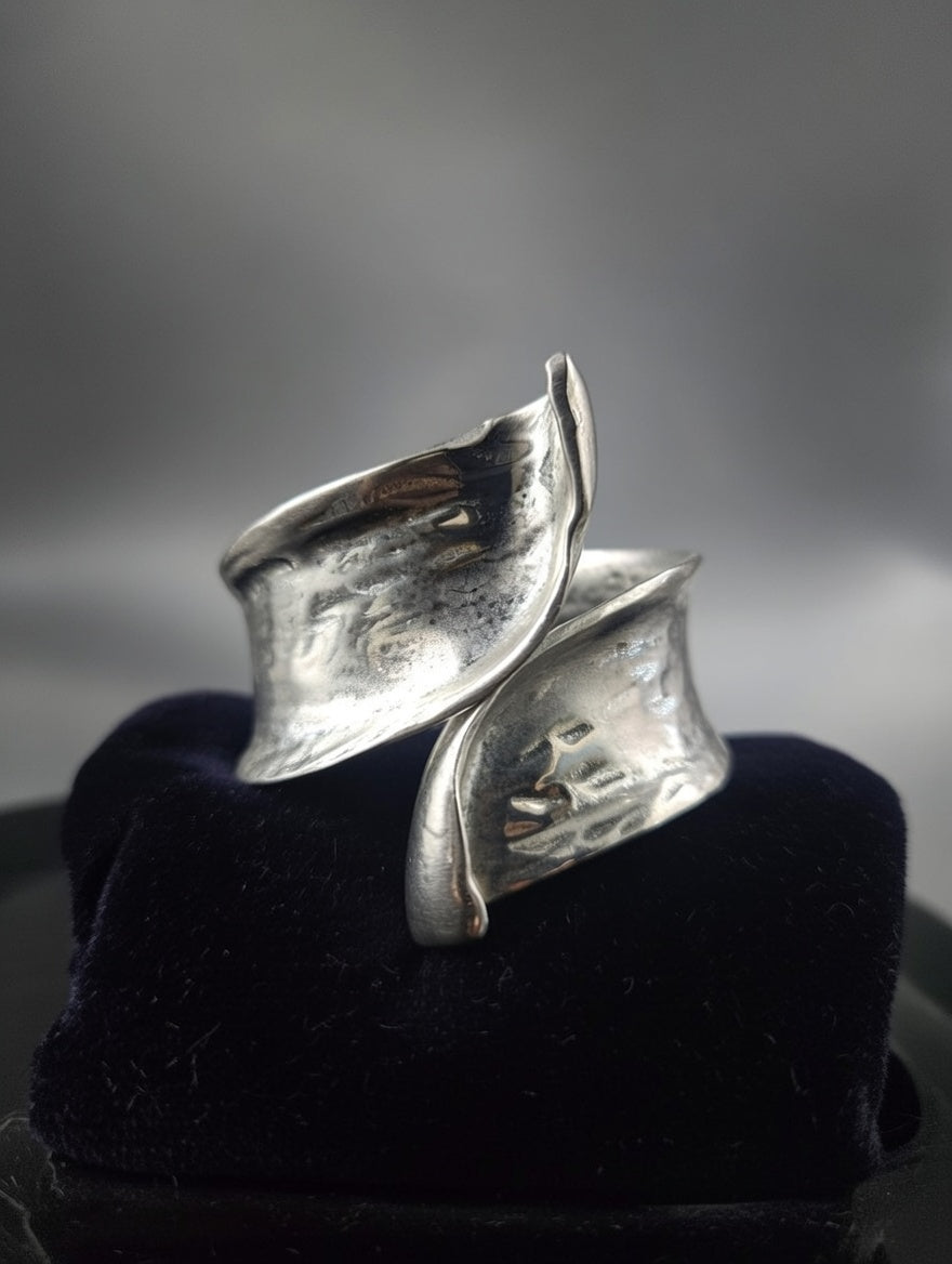 Bracelet argenté en laiton ondulé