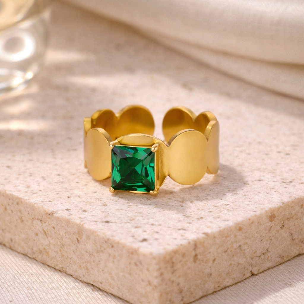 Bague en acier inoxydable avec pierre verte carrée
