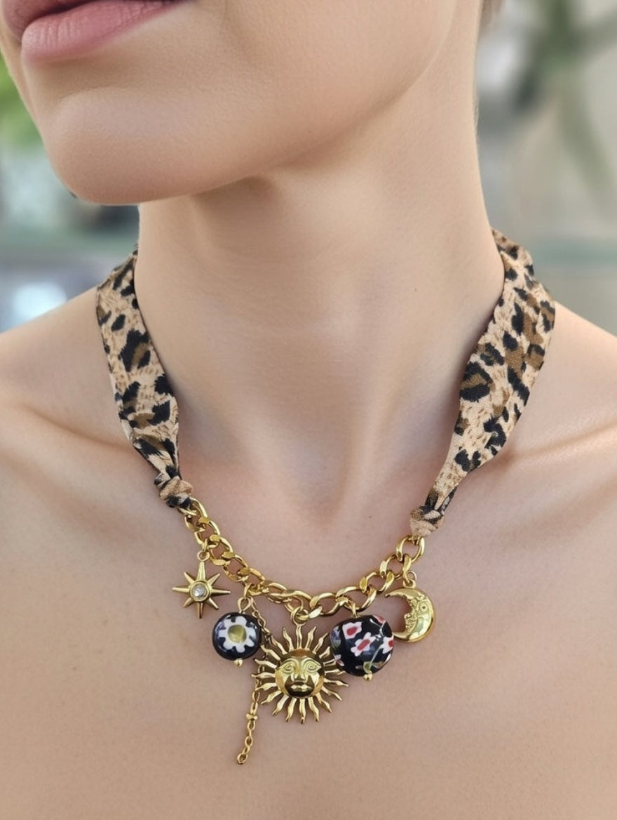 Collier ruban léopard et pendentifs soleil en acier inoxydable