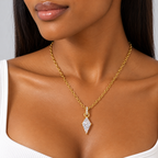 Collier doré en acier inoxydable avec pendentif losange transparent
