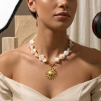 Colliers océan en coquillages avec pendentif doré