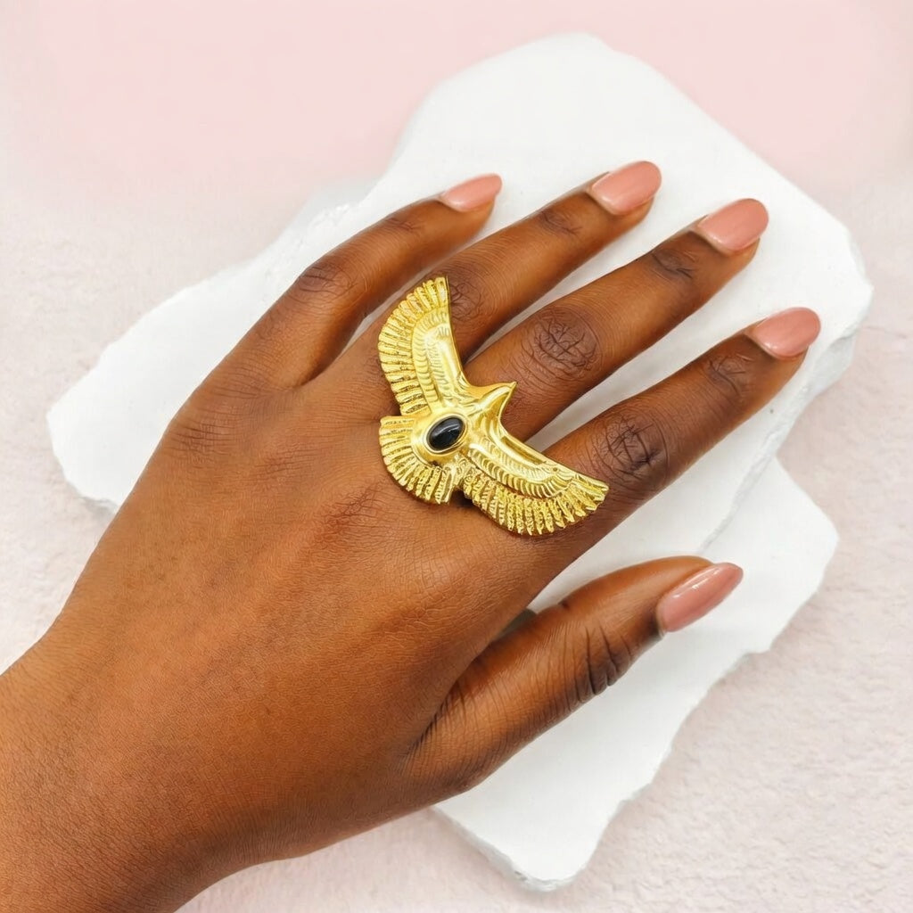 Bague aigle dorée en acier inoxydable avec pierre noire