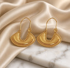 Boucles d'oreilles créoles demi-lune perlées dorées
