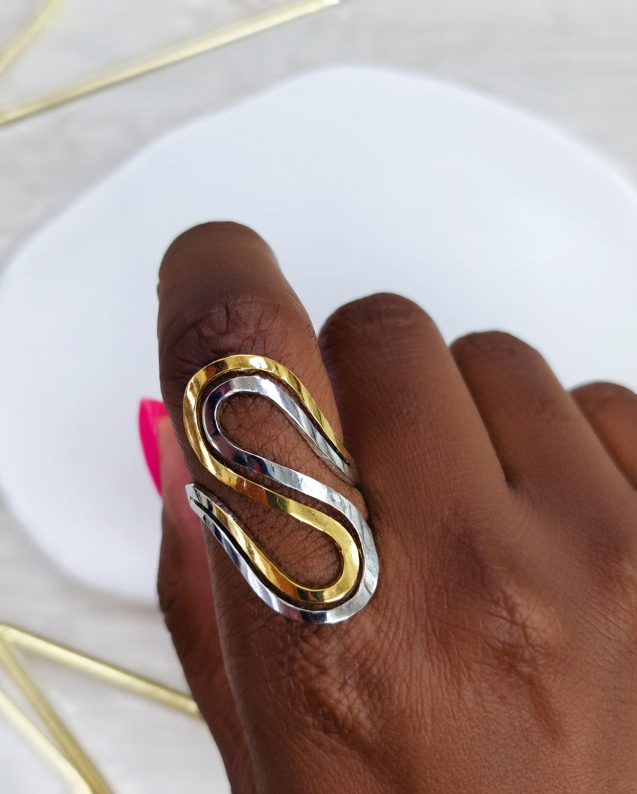 Bague ouverte bicolore ondulé en acier inoxydable