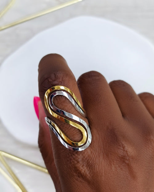 Bague ouverte bicolore ondulé en acier inoxydable