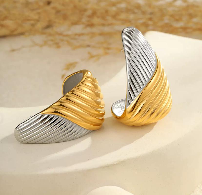 Boucles d’oreilles sculpturales bicolores en acier inoxydable
