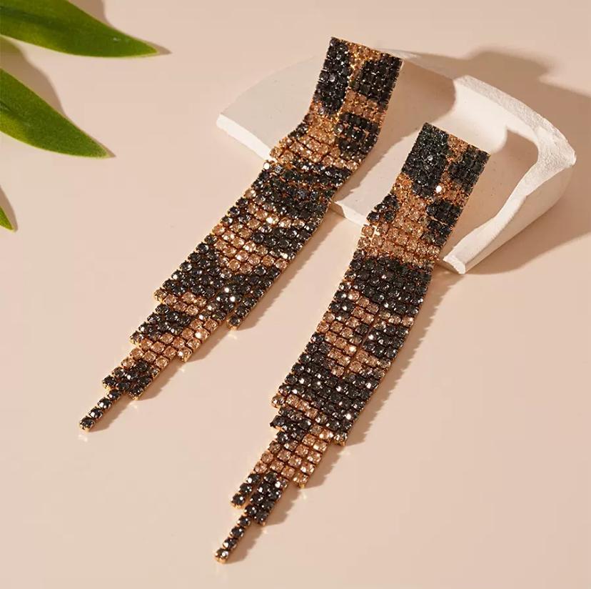 Boucles d’oreilles fantaisie franges strass motif léopard