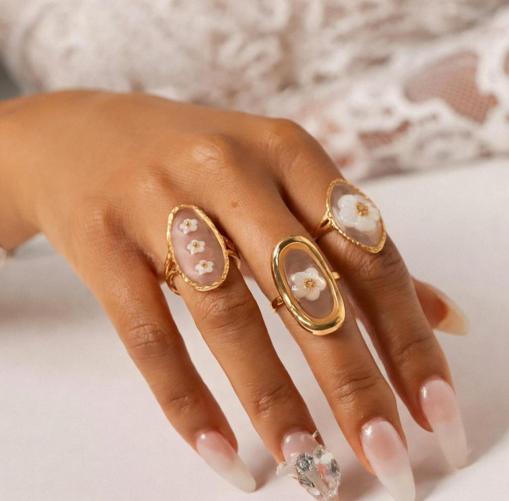 Bague nacrée fleur acier inoxydable