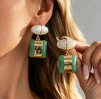 Boucles d’oreilles fantaisie pendantes géométriques vertes, blanches et dorées