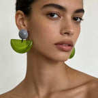 Boucles d’oreilles fantaisie en résine verte et mauve