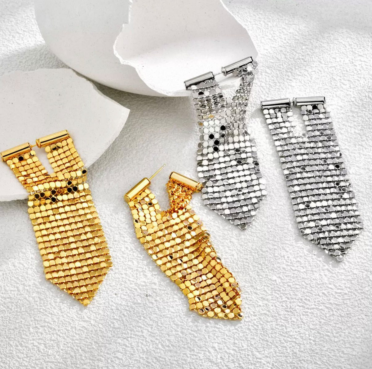 Boucles d'oreilles fantaisie pendantes maille métallique