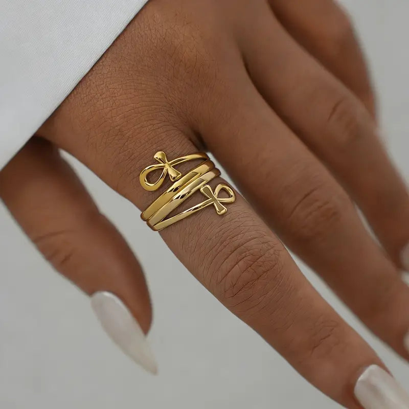 Bague ankh dorée en acier inoxydable