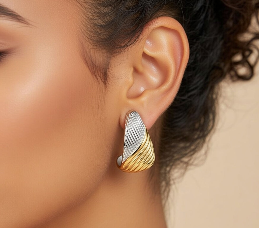 Boucles d’oreilles sculpturales bicolores en acier inoxydable