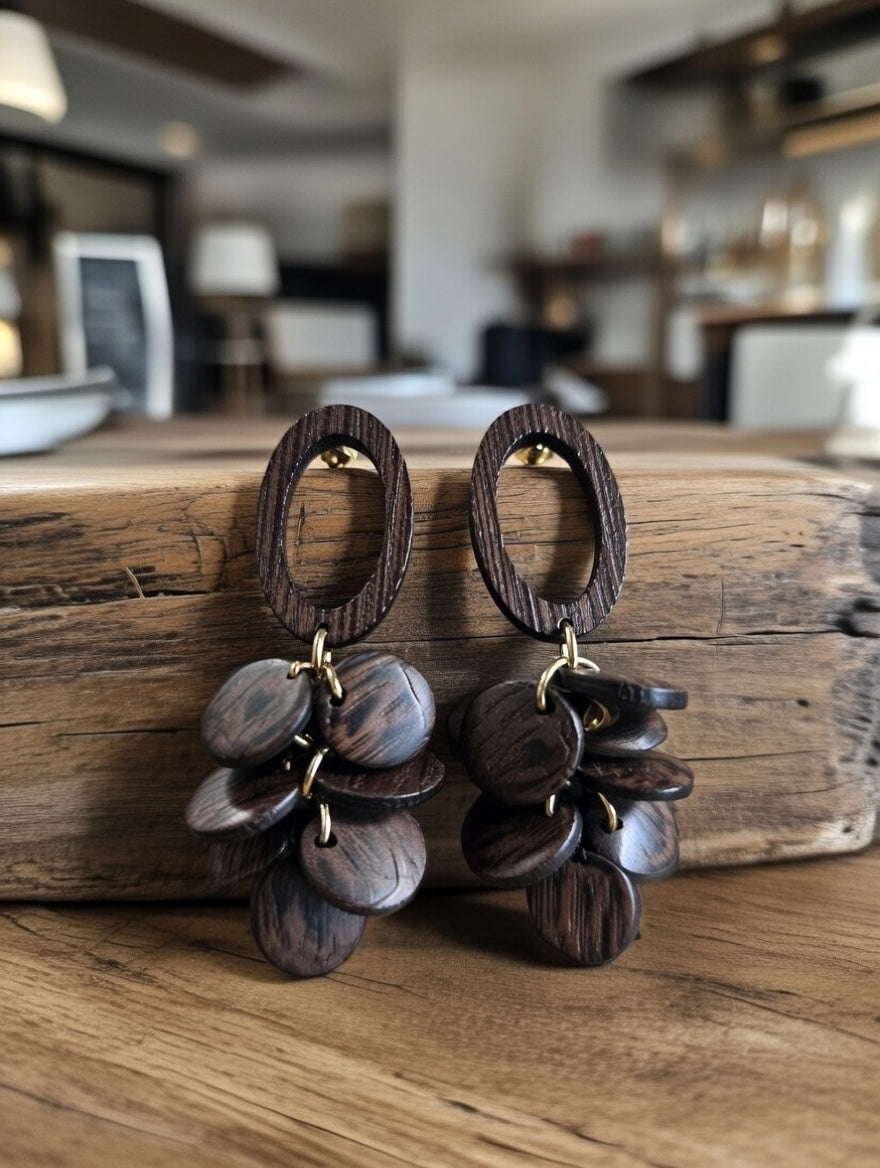 boucles d'oreilles pendantes en bois