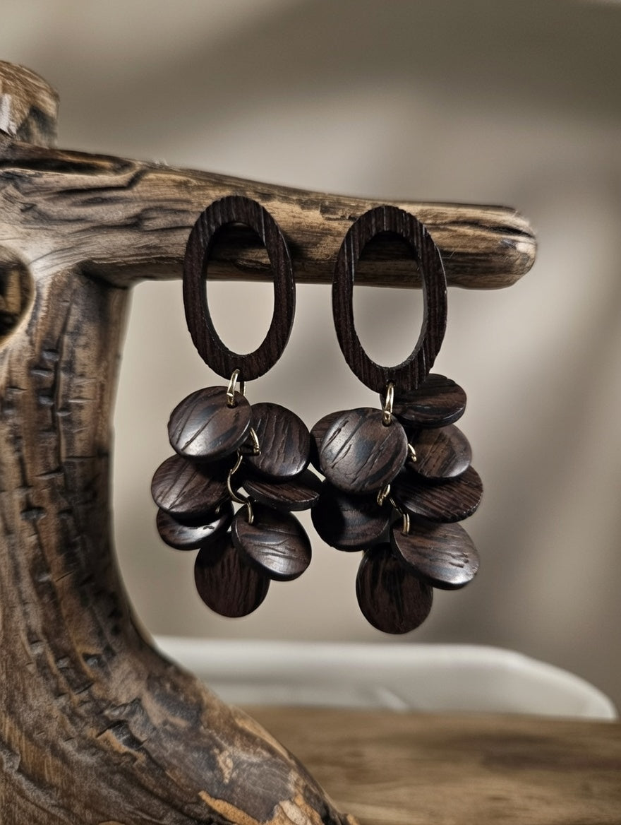 boucles d'oreilles pendantes en bois