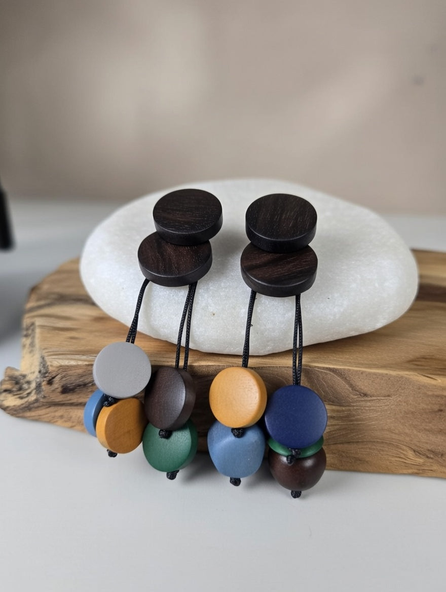 Boucles d’oreilles pendantes multicolores en bois