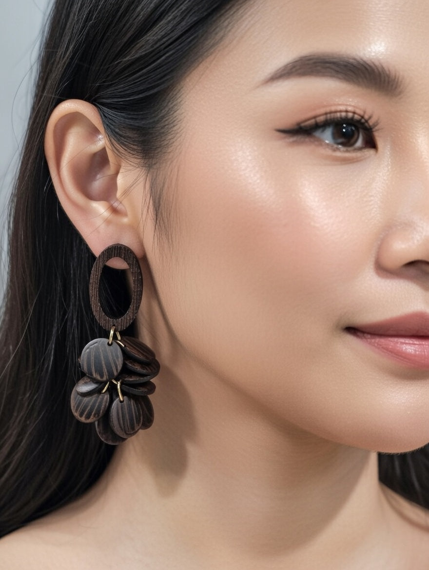 boucles d'oreilles pendantes en bois
