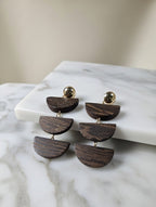 Boucles d’oreilles demi-lunes pendantes en bois