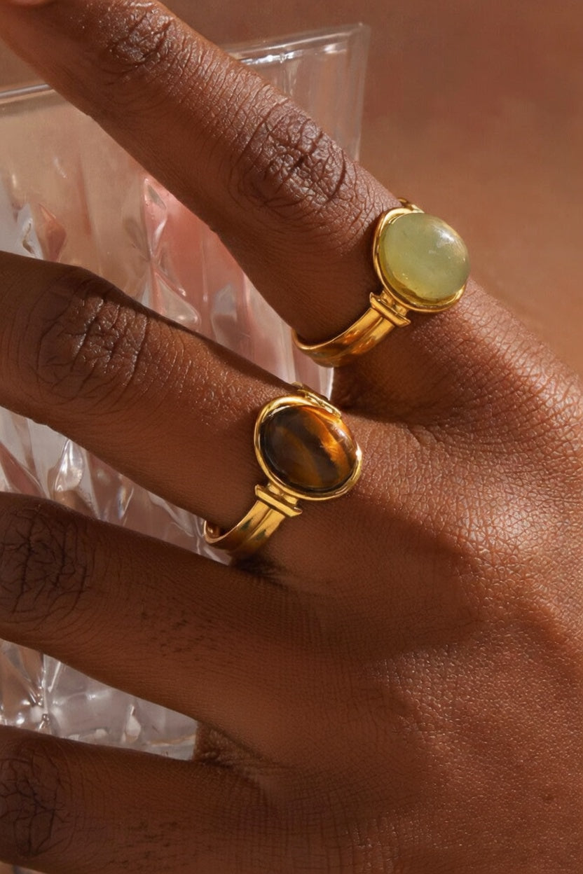 Bague en acier inoxydable avec pierre